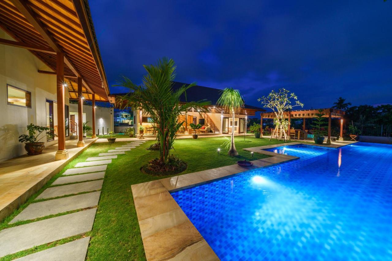 Villa Beauvida - Cozy 4- Bedroom Villa In Canggu With 18M Pool Dalung  ภายนอก รูปภาพ