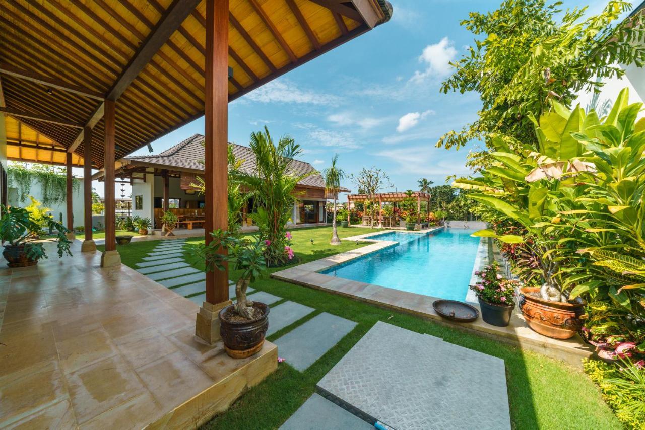 Villa Beauvida - Cozy 4- Bedroom Villa In Canggu With 18M Pool Dalung  ภายนอก รูปภาพ