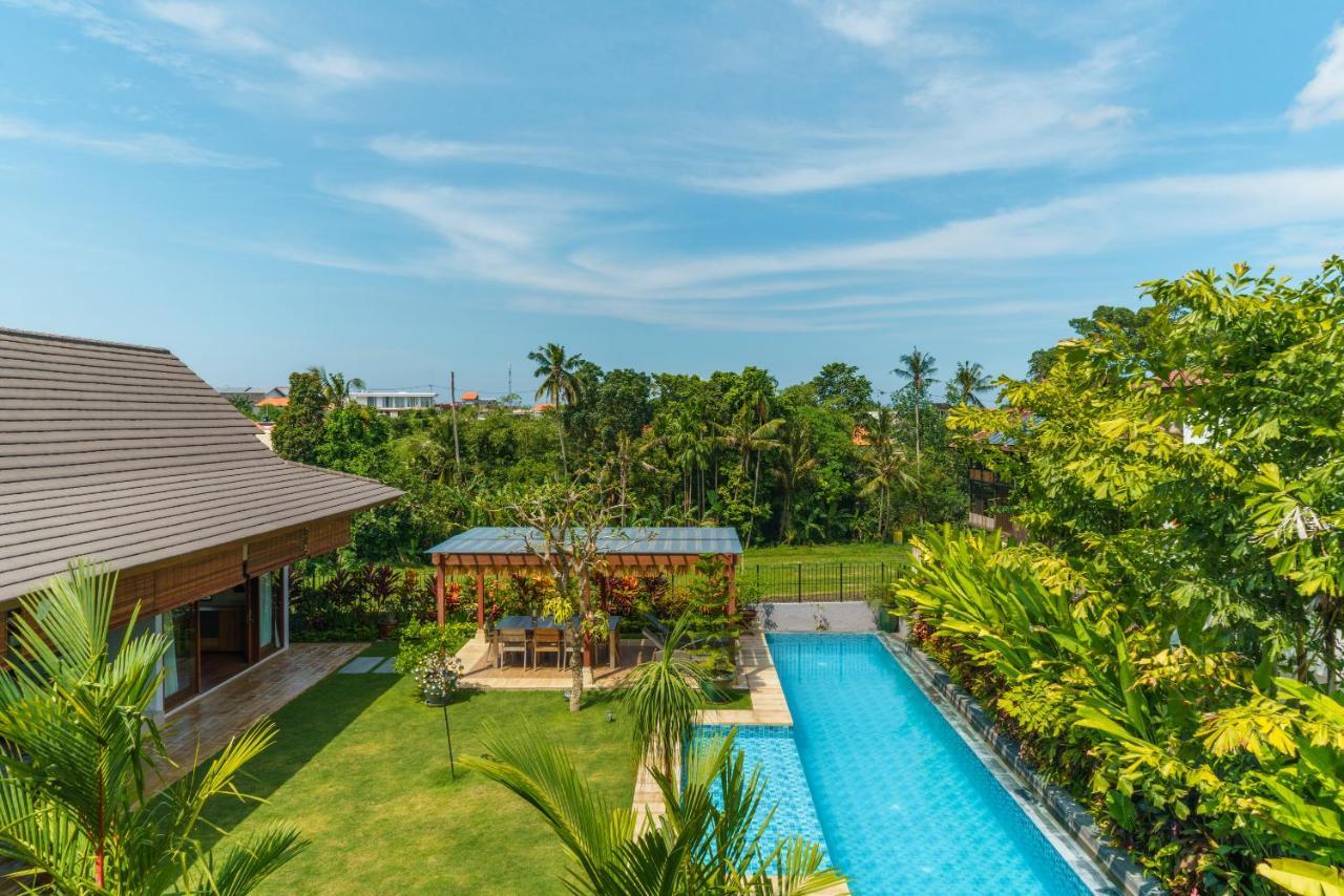 Villa Beauvida - Cozy 4- Bedroom Villa In Canggu With 18M Pool Dalung  ภายนอก รูปภาพ