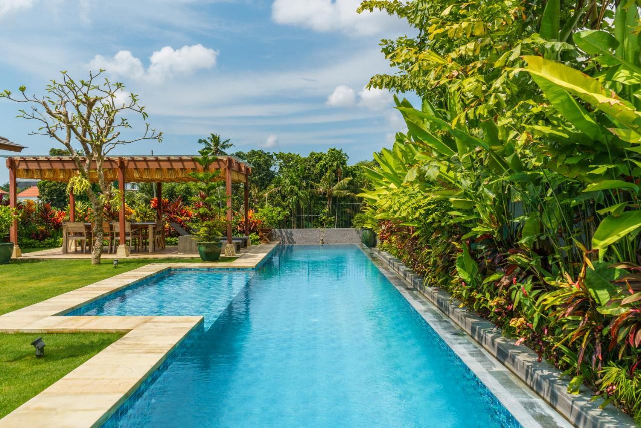 Villa Beauvida - Cozy 4- Bedroom Villa In Canggu With 18M Pool Dalung  ภายนอก รูปภาพ