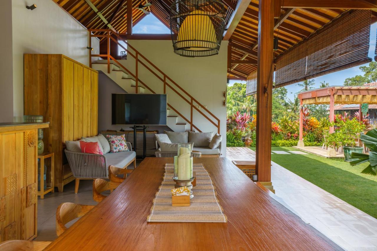 Villa Beauvida - Cozy 4- Bedroom Villa In Canggu With 18M Pool Dalung  ภายนอก รูปภาพ